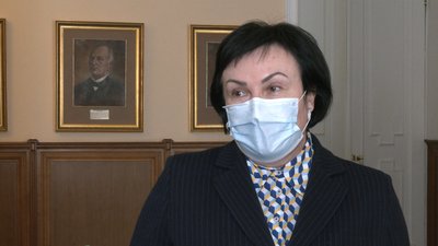У школах та дитсадках Харкова роздають безкоштовні маски освітянам і родинам учнів У школах та дитсадках Харкова роздають безкоштовні маски освітянам і родинам учнів