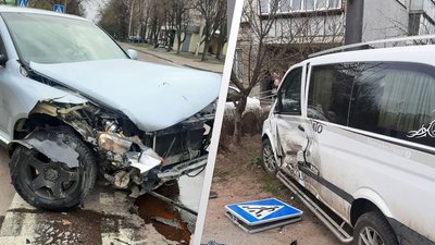 У Житомирі на перехресті вулиць Домбровського та Князів Острозьких зіштовхнулися два автомобілі