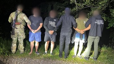 Доставляв кіньми: закарпатцю повідомили про підозру у переправленні волинян за кордон