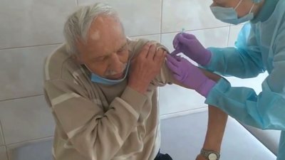 Вакциною Pfizer, як було вирішено раніше, вакцинуватимуть підопічних інтернатних установ Хмельниччини. Фото: Суспільне Поділля. Вакциною Pfizer, як було вирішено раніше, вакцинуватимуть підопічних інтернатних установ Хмельниччини. Фото: Суспільне Поділля.