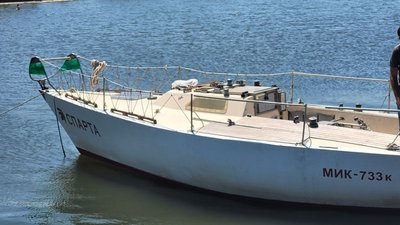 Намагаються врятувати. У Миколаєві через обстріли кілька яхт евакуювали до більш безпечного місця Намагаються врятувати. У Миколаєві через обстріли кілька яхт евакуювали до більш безпечного місця