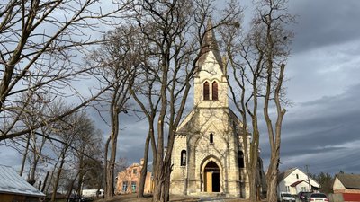 Сторічний костел в селі Демня