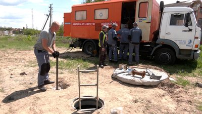 Третій місяць без води: за яких умов жителям Новоселівки відремонтують мережі Третій місяць без води: за яких умов жителям Новоселівки відремонтують мережі