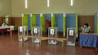 Виборчий процес на дільниці у селі Гожули Виборчий процес на дільниці у селі Гожули
