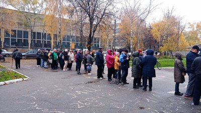 У Сумах почали видавати продуктові набори людям віком 60-64 роки У Сумах почали видавати продуктові набори людям віком 60-64 роки