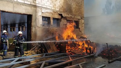 На Миколаївщині загорілося складське приміщення На Миколаївщині загорілося складське приміщення