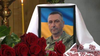 Попрощалися з Олександром Назаренком, який помер на Сумщині у війську