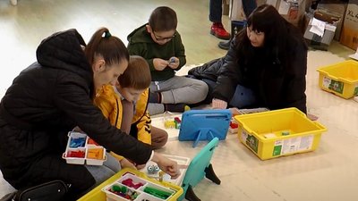 В Ужгороді проводять безкоштовні уроки робототехніки для учнів з інклюзивних класів В Ужгороді проводять безкоштовні уроки робототехніки для учнів з інклюзивних класів