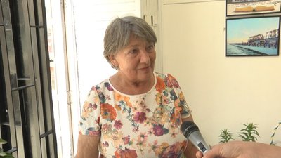 Наталія Максимова подарувала квіти з власного саду Наталія Максимова подарувала квіти з власного саду