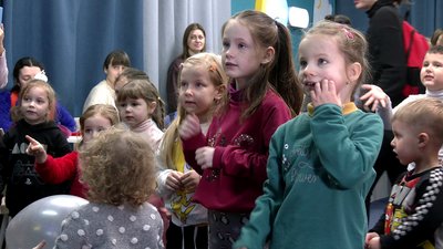 "Це місце підтримки сімей з дітьми": у Рівному запрацювала розважальна локація від ЮНІСЕФ "Це місце підтримки сімей з дітьми": у Рівному запрацювала розважальна локація від ЮНІСЕФ