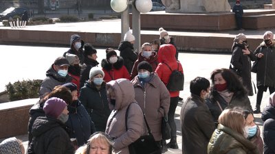 У Франківську підприємці протестували біля адміністративного будинку У Франківську підприємці протестували біля адміністративного будинку