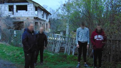 Відібрали сумку з грошима: двоє черкащан пограбували жінку. Їх затримали