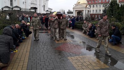 Лучани попрощалися із загиблим військовослужбовцем Денисом Кудрявцевим