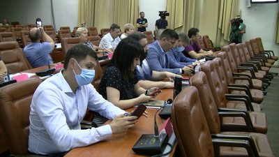 У Запоріжжі зірвалися 5 сесій міськради. Медики просять Зеленського втрутитись