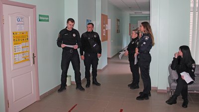 Близько 80 поліцейських Житомирського району поповнили запаси донорської крові Близько 80 поліцейських Житомирського району поповнили запаси донорської крові