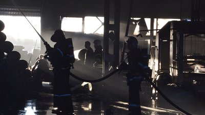 У Миколаєві горіла текстильна фабрика У Миколаєві горіла текстильна фабрика