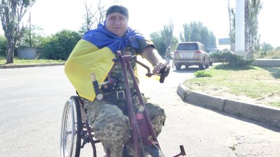 "Забіг визволення 2023": паралімпієць встановив рекорд до Дня Незалежності на Херсонщині "Забіг визволення 2023": паралімпієць встановив рекорд до Дня Незалежності на Херсонщині