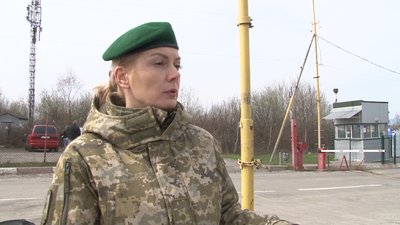 Бланки-зобов’язання про самоізоляцію роздають людям, котрі повертаються через кордон на Закарпатті