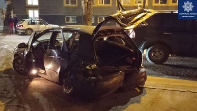 В Одесі зіткнулися п'ять автівок, одну людину госпіталізували В Одесі зіткнулися п'ять автівок, одну людину госпіталізували