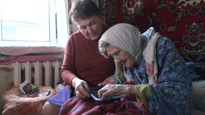 96-річна черкащанка садить огірки та чекає весну 96-річна черкащанка садить огірки та чекає весну