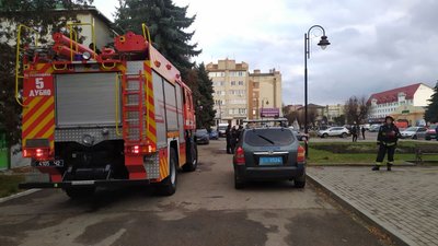 Вдруге за день: на Рівненщині правоохоронці виїжджали на виклик по замінуванні суду