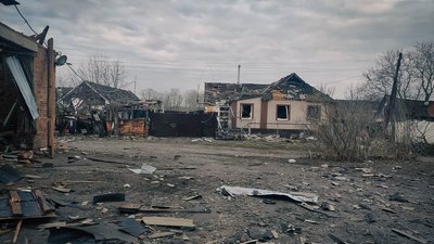 Пошкоджені 10 будинків та навчальні заклади: наслідки російських ударів по Сумщині