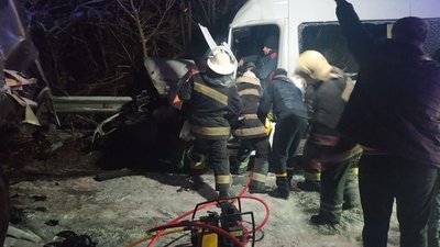 Сніг та ожеледиця: аварії на трасах Харківщини