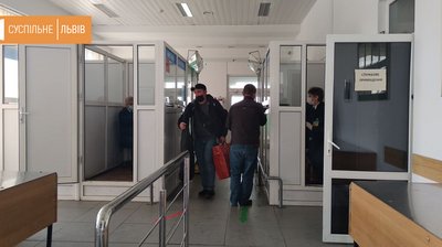 Піший перетин кордону. Фоторепортаж із пункту пропуску "Шегині" Піший перетин кордону. Фоторепортаж із пункту пропуску "Шегині"