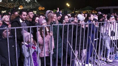 У Херсоні містяни святкували Новий рік на площі біля головної ялинки
