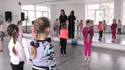 Житомирянка Поліна Стаднік розповіла про те, як навчає сучасної хореографії наймолодших танцюристів