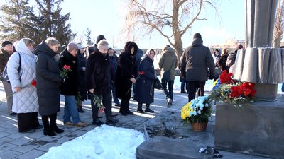У Вінниці вшанували пам'ять ліквідаторів аварії на Чорнобильській АЕС У Вінниці вшанували пам'ять ліквідаторів аварії на Чорнобильській АЕС