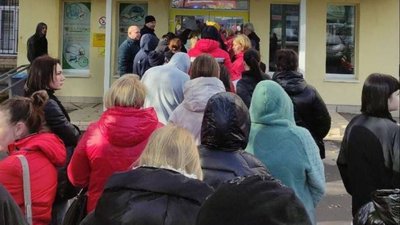 Медицина на окупованій Луганщині: бракує лікарів, утворюються черги до поліклінік