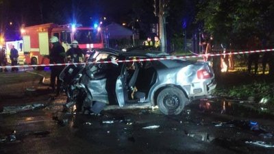 Перевищення швидкості: в нічній ДТП в Черкасах загинуло троє людей Перевищення швидкості: в нічній ДТП в Черкасах загинуло троє людей