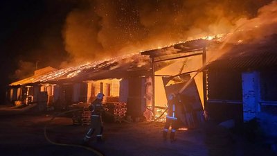Пожежа, рятувальники, складське приміщення, Франківщина