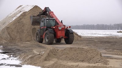 Півтори сотні машин та тонни протиожеледної суміші: як утримуватимуть взимку черкаські дороги Півтори сотні машин та тонни протиожеледної суміші: як утримуватимуть взимку черкаські дороги