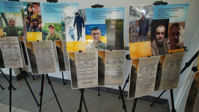 Виставка «Ми не народжені для війни»
