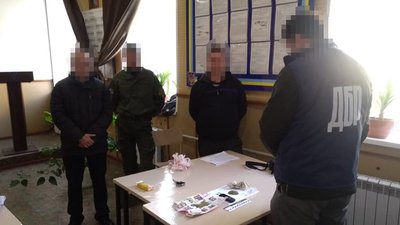 Інспектора колонії з Донеччини підозрюють в організації обігу наркотиків