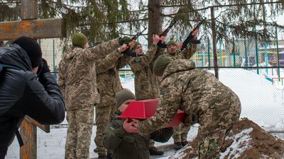 "Останнє прохання — привіт коханій Наді". На Харківщині перепоховали бійця, який загинув у 1943 році "Останнє прохання — привіт коханій Наді". На Харківщині перепоховали бійця, який загинув у 1943 році
