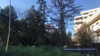 Віддав у приватну власність землю в історичному центрі Ужгорода: судитимуть експосадовця міськради Віддав у приватну власність землю в історичному центрі Ужгорода: судитимуть експосадовця міськради