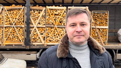 Понад сто родин з деокупованого села на Миколаївщині отримали дрова Понад сто родин з деокупованого села на Миколаївщині отримали дрова