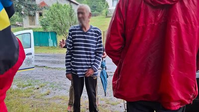 73-річний чоловік, який заблукав у лісі, самостійно повернувся додому