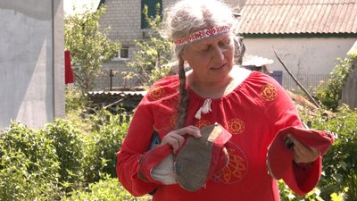 Щоб відчувати зв’язок із землею: черкащанка цілий рік ходить босоніж Щоб відчувати зв’язок із землею: черкащанка цілий рік ходить босоніж