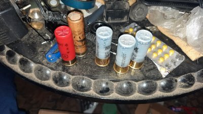 На Херсонщині чоловік стріляв на вулиці у людей і випадково застрелився На Херсонщині чоловік стріляв на вулиці у людей і випадково застрелився
