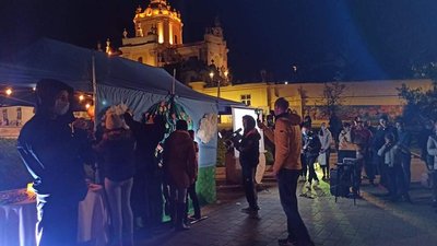 У Львові створили світлову хвилю до Дня обізнаності про перинатальну втрату