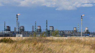 Оренбурзький газопереробний завод в РФ