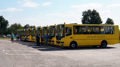 Понад 80: Київщина поповнює парк шкільних автобусів