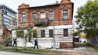 "Цар-балкони" на фасадах історичних будівель Дніпра "Цар-балкони" на фасадах історичних будівель Дніпра