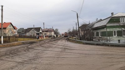 У Рогатині люди перекрили дорогу: вимагають ремонту У Рогатині люди перекрили дорогу: вимагають ремонту