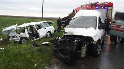 В ДТП на Хмельниччині загинув 54-річний водій і ще двоє людей травмовані
