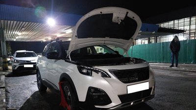 Викрадений у Греції: на КПП "Ужгород" виявили авто, яке розшукував Інтерпол Викрадений у Греції: на КПП "Ужгород" виявили авто, яке розшукував Інтерпол